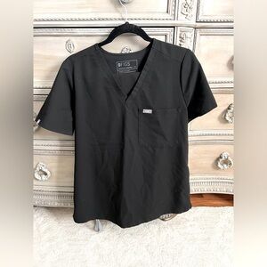 Great condition! Black. Medium Catarina and MT Livingston